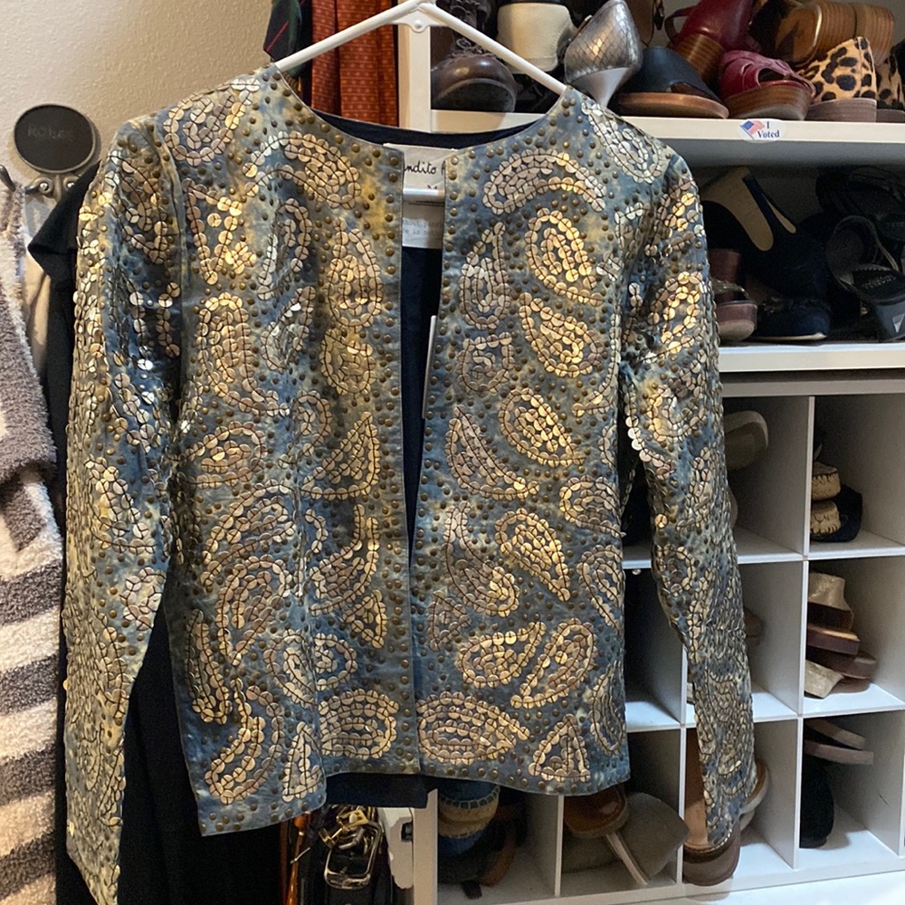 Bendito Pie jacket size medium NWT